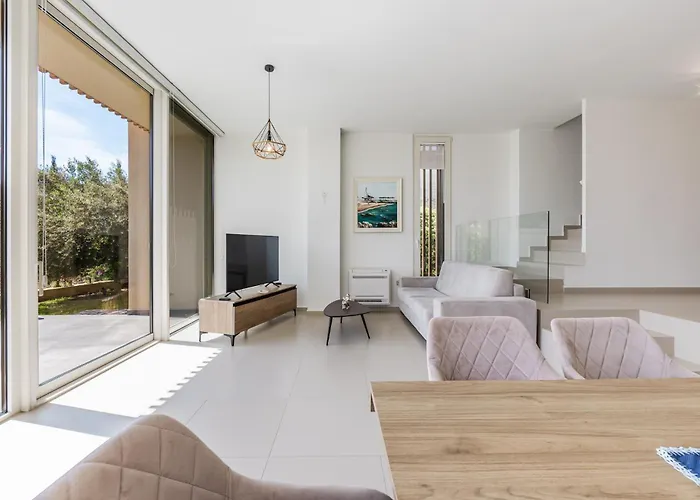 The Ionian Coast By Pikhost * 希马拉