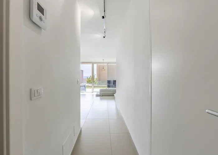 The Ionian Coast By Pikhost 希马拉